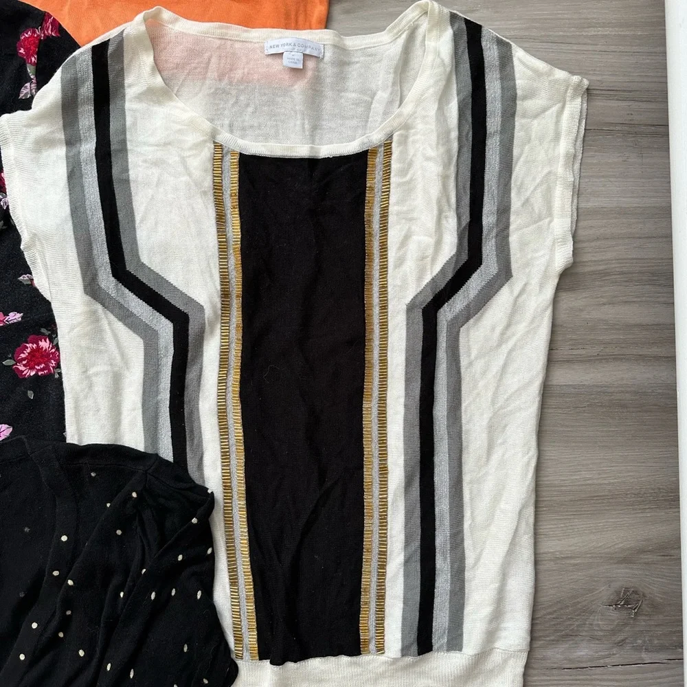 Women’s tops size medium - Picture 2 of 6